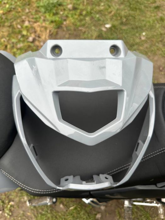 боковий пластик та обід фари на lifan sr 220