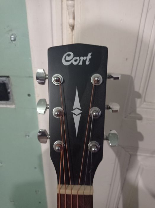 Акустична гітара Cort AF 510 M OP в комплекті з підставкою та чохлом