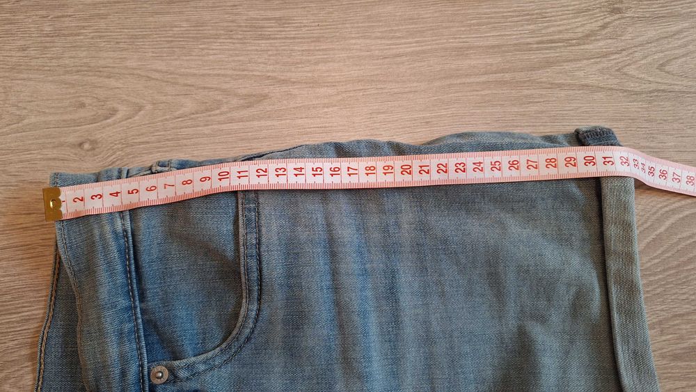 Шорти Levi's оригінал. Розмір S-М. 50% на ЗСУ