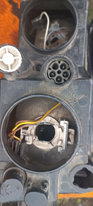 Фари для автомобіля