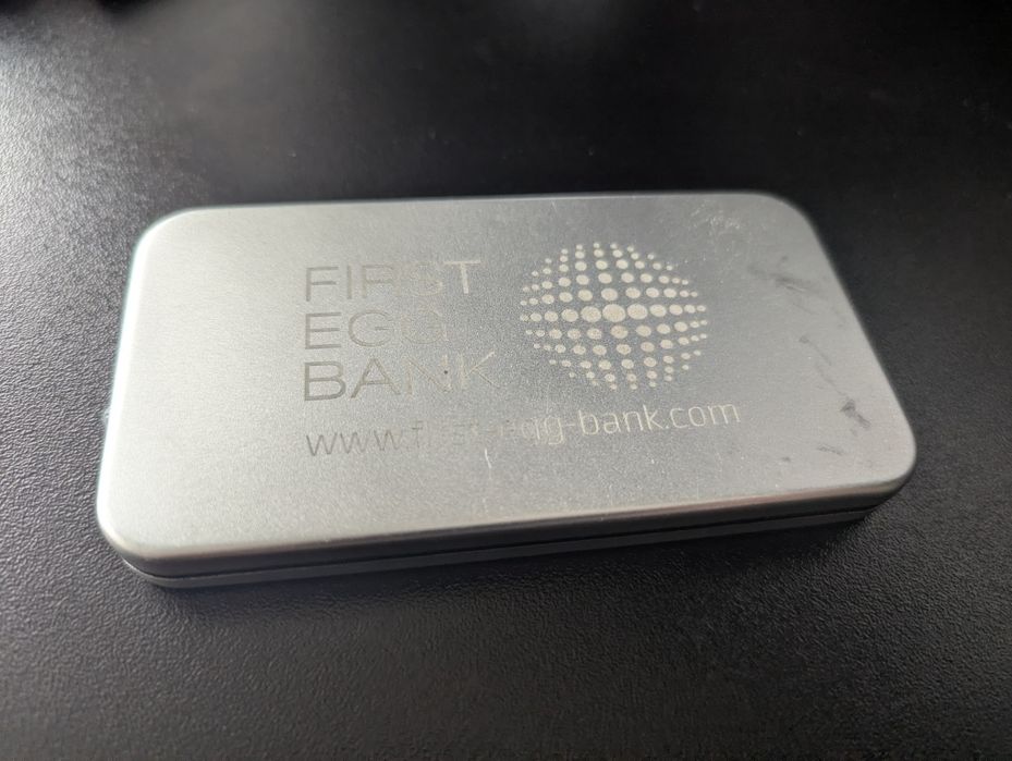 Старенький павербанк