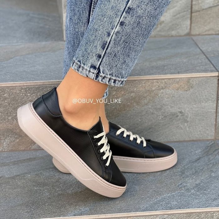 Кросівки шкіряні