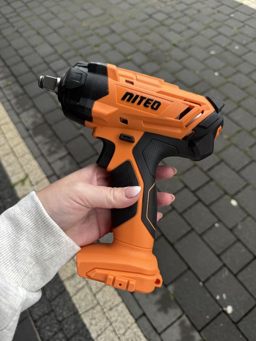 Akumulatorowy klucz udarowy Niteo 20 V Max 20V
