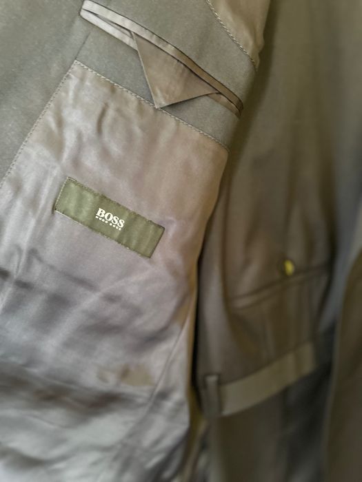 Чоловічий класичний комтюм Hugo Boss  /новий/
