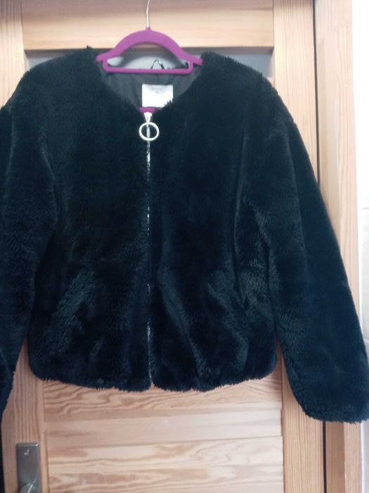 Kurtka futerkowa Bershka