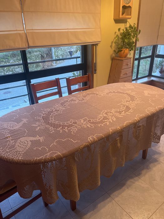 Toalha Croché Pavões em Cru Escuro