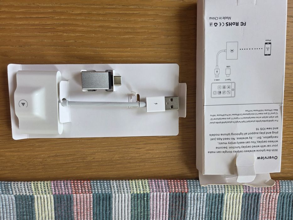 Adapter do bezprzewodowego Carplay IPhone