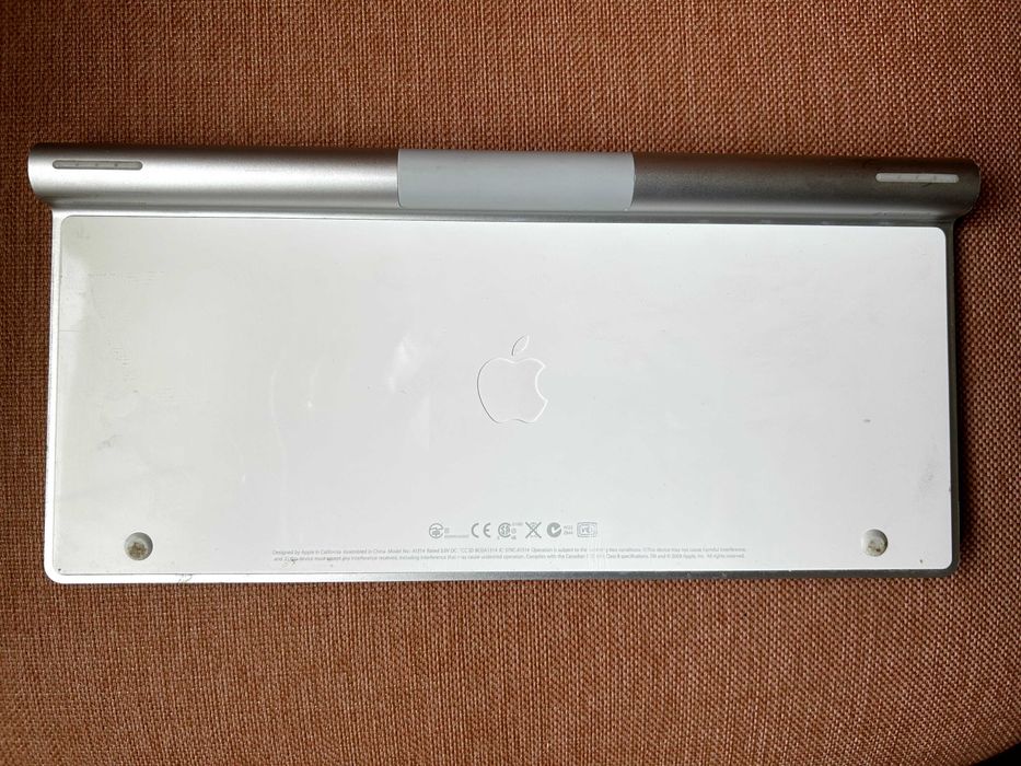 Apple A1314 Wireless Keyboard - teclado sem fios para peças, impecável