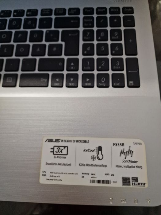 Laptop asus F555B 8/240 GB radeon AMD