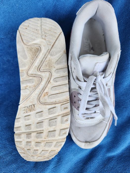 Tenis rapariga,bom estado tam 38/39 brancos