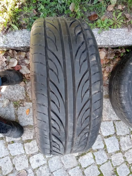 215/40 R17 kpl. opon letnich
