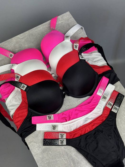 Комплект нижньої білизни Victoria’s Secret