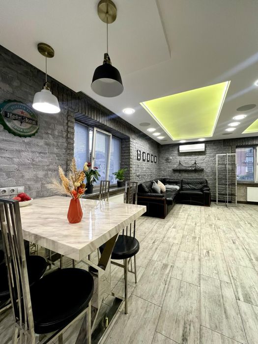 Оренда великої студії в центрі, вул. Смілянська 40