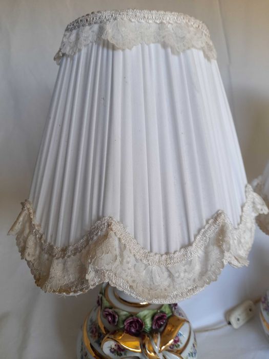 Par de candeeiros Myrtus porcelanas, trabalhado à mão