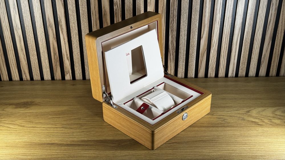 Caixa Omega igual a nova