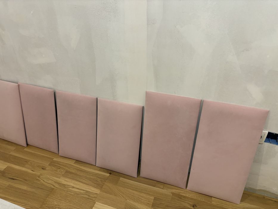 Zaglowek panel w kolorze różowym