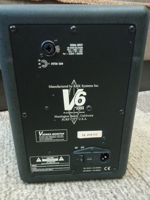 Студійний монітор KRK V6
