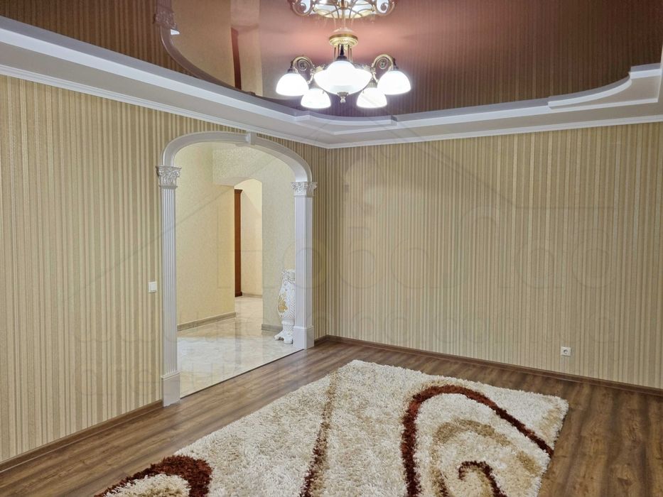 2 кімнатна квартира 77м2 в новобудові з ремонтом в районі Політеху