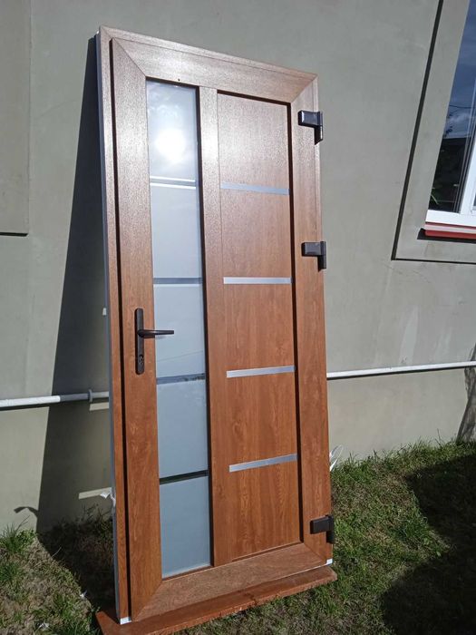 Пластикові двері вікна