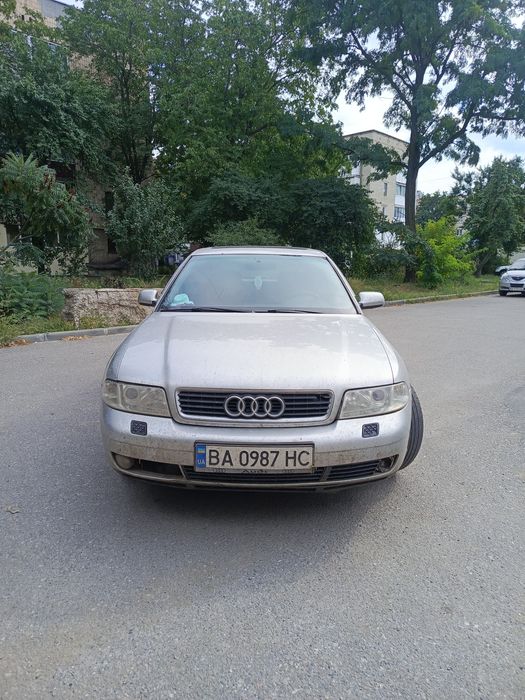 Продаєця автомобіль ауді А4 б5   2.5 тді
