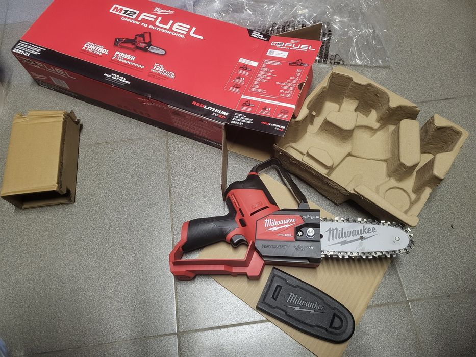 Пила ланцюгова Milwaukee 2527 m12 + додатковий ланцюг