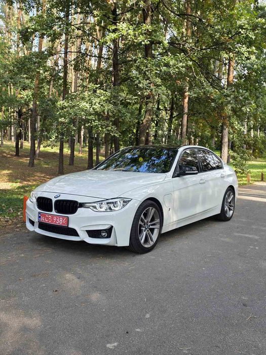 BMW 330e Steptronic PHEV 2018 р.в.  гібрід плагін