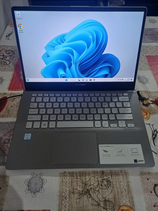 Portatil Asus vivobook s14   i3-8130u
