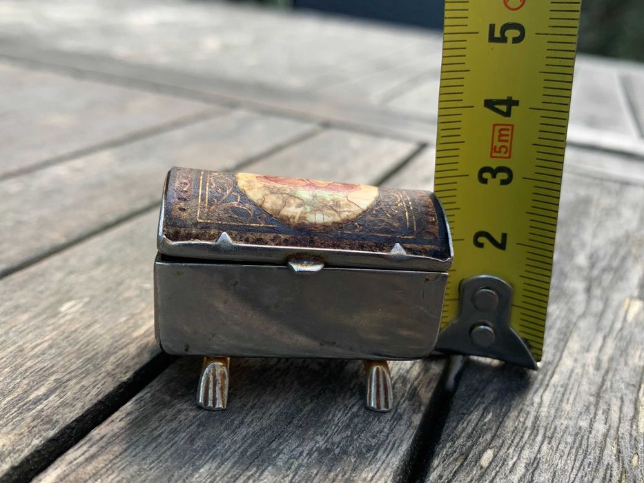 miniaturowa zabytkowa szkatułka kasetka, pudełeczko ozdobne, antyk