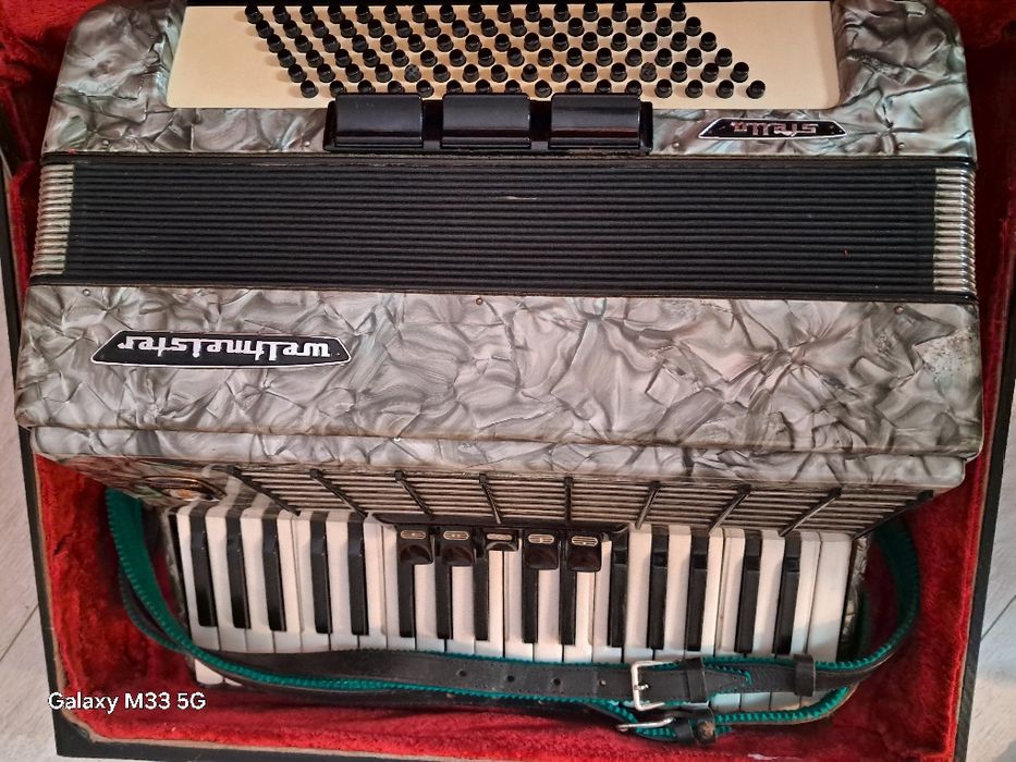 Legendarny akordeon Weltmeister 80 Basów