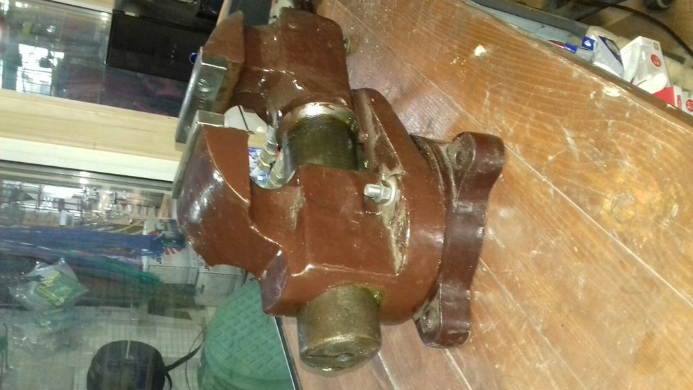 Тіски, тиски, лещата