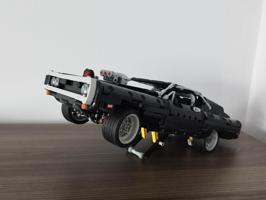 Lego Technic Dodge Charger (42111)