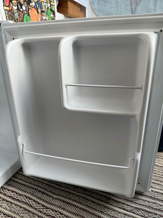 Frigorífico pequeno quase novo