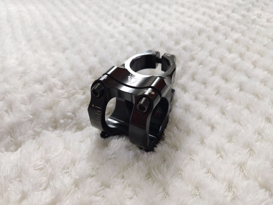 Винос руля HASSNS чорний 31.8