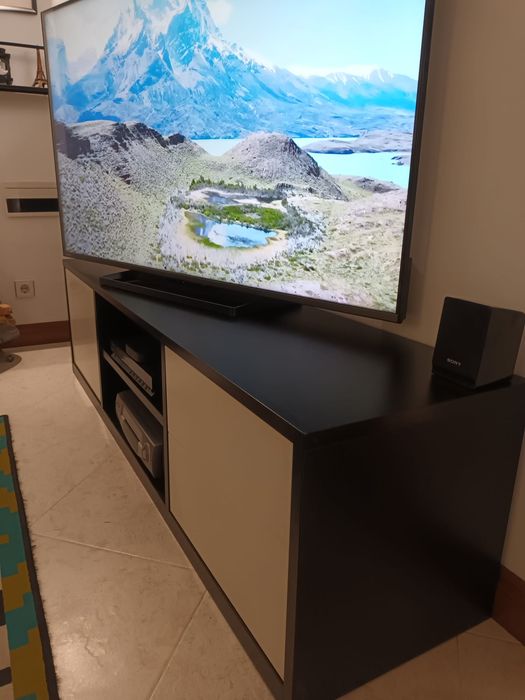 Móvel para TV e multimédia