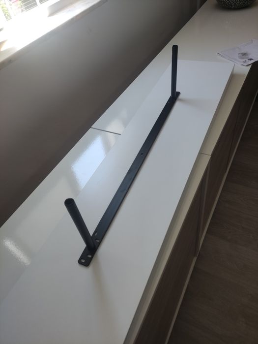 Prateleira branca de parede