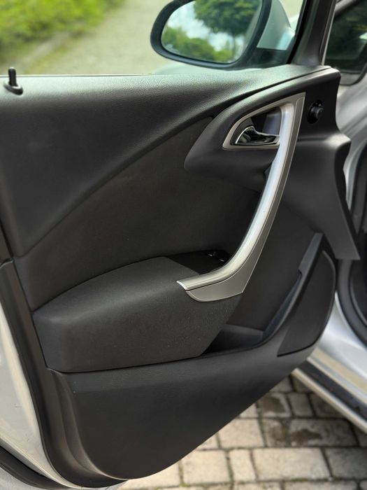 Продам авто Opel Astra J