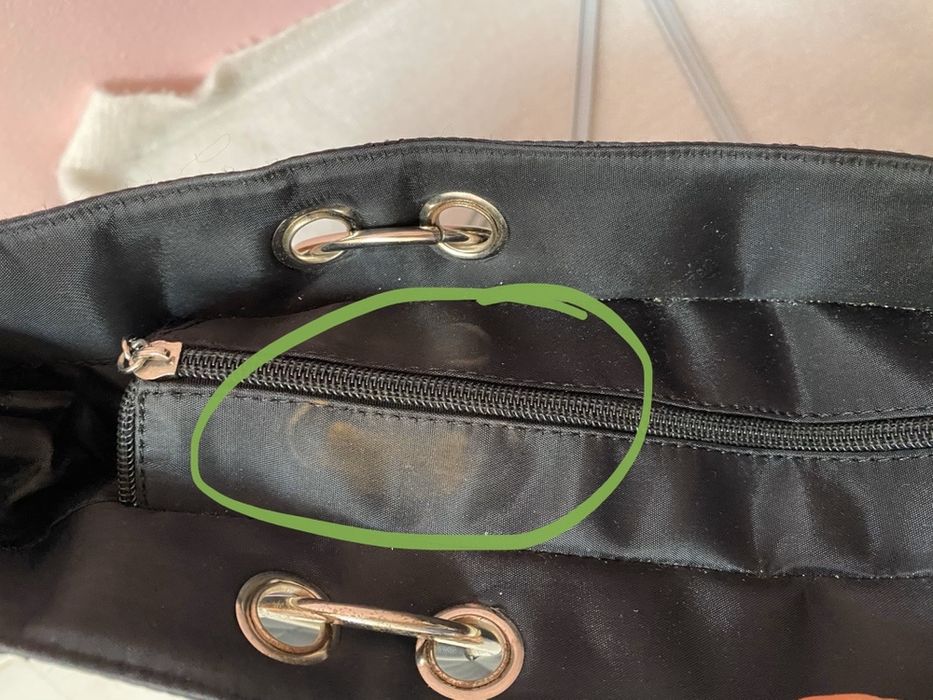 Mala Preta com apliques Miss 60 (usada)