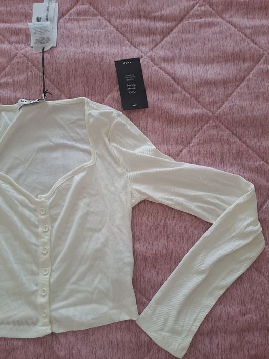 Top na-kd em branco