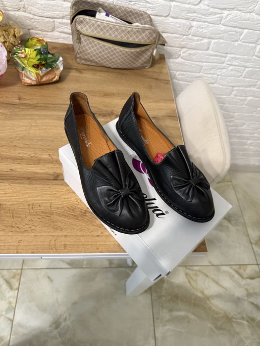 Обувь кожанные новые раз 41. Стелька 26,5