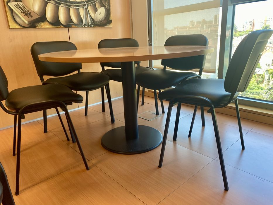 Mesa de Reuniões + Cadeiras