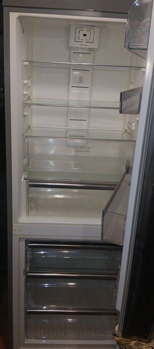 Холодильник Whirpool total nofrost