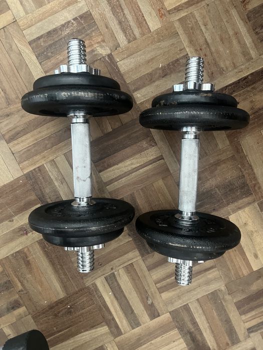Two dumbbells.426430829125980160