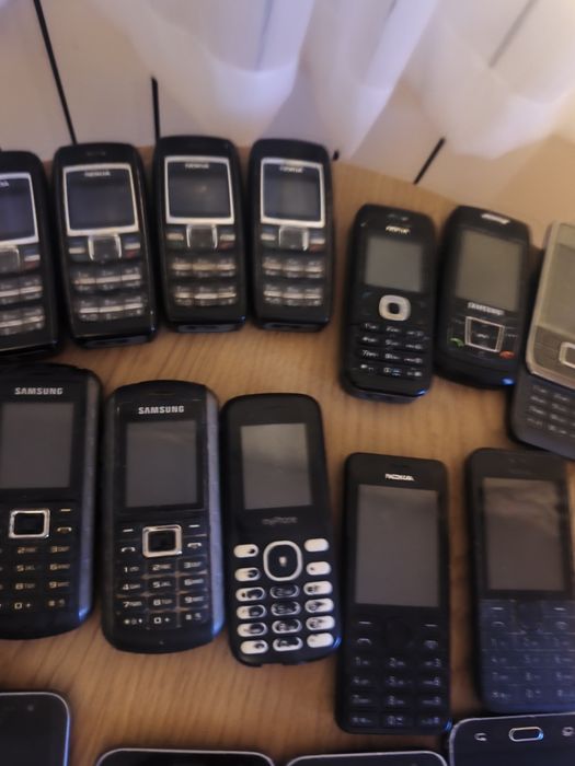 Telefony Samsung Nokia Hammer