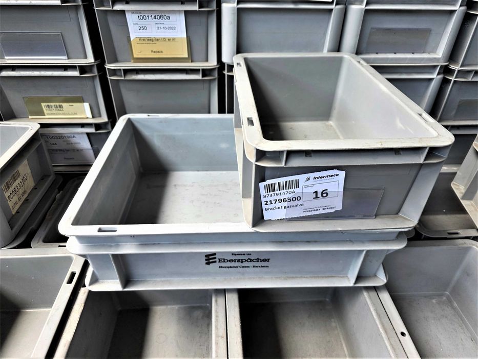 Pojemnik Kuweta Skrzynka Kosz Euro Plastikowy Magazynowy Warsztatowy Garaż 30x20x12cm