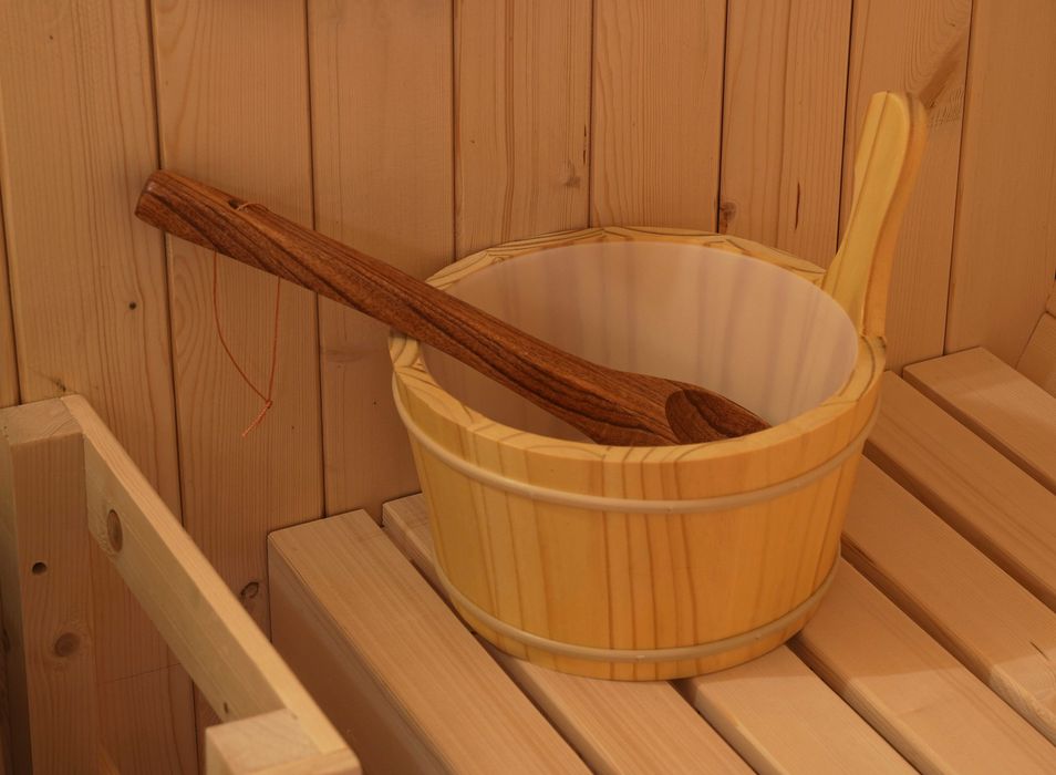 SAUNA FIŃSKA LUXOR M z Piecem  3,5KW 130x120x200cm