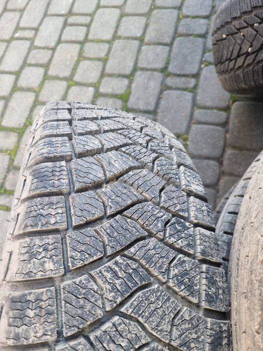 Opony zimowe 205/55/16 bieżnikowane 2szt
