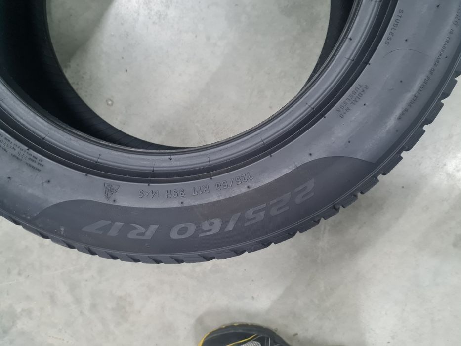 225/60R17 Pirelli Sottozero 3. 2023r.