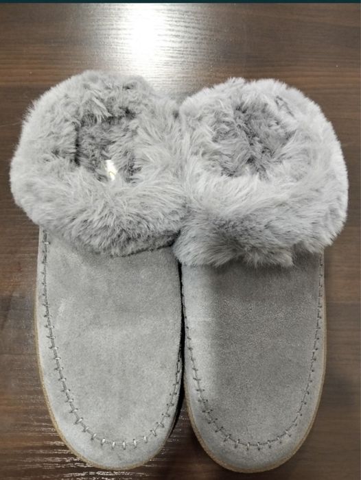 Теплі шкіряні тапки Clarks на 40-41