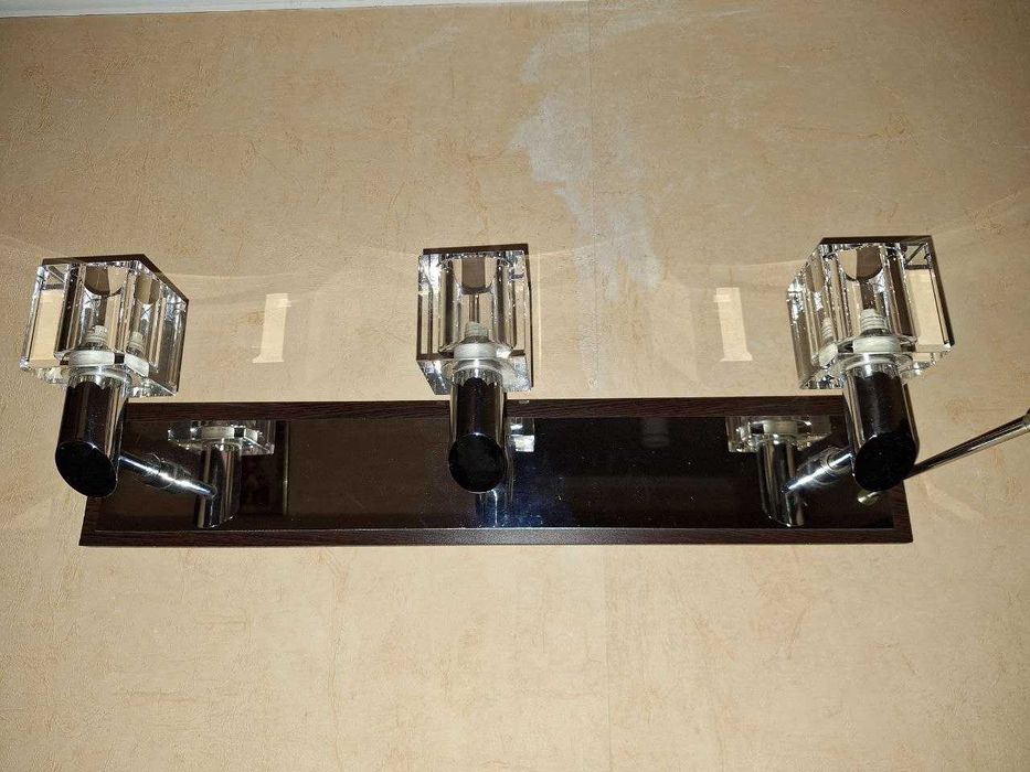 Бра настінне на три лампт