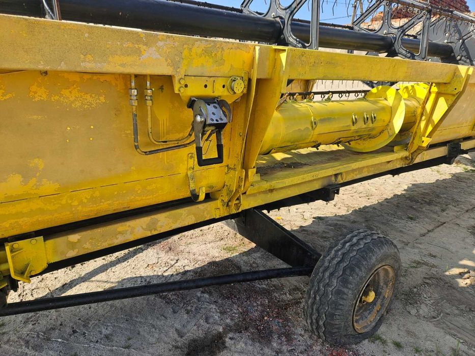 Комбайн зернозбиральний New Holland-CX8090